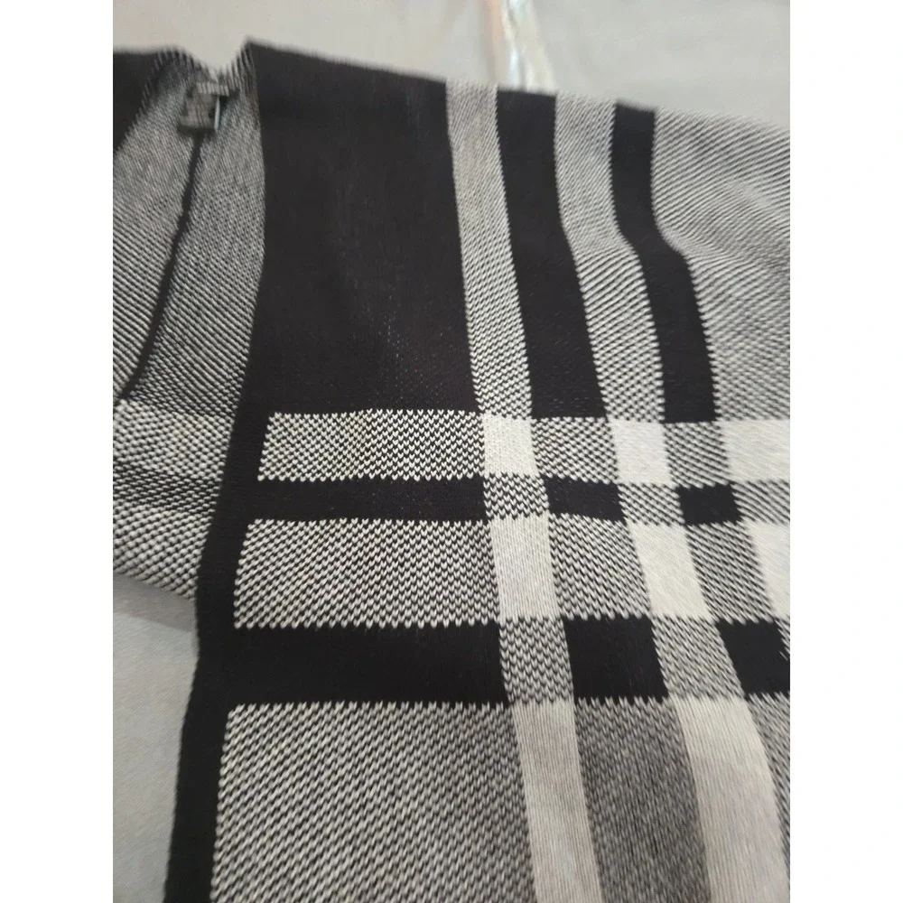 Ike Behar Knit Cape Ruana Black Cream Geometric Open Front Poncho Wrap One Size